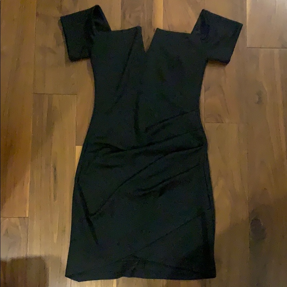 Off the shoulder dress with v cut boning